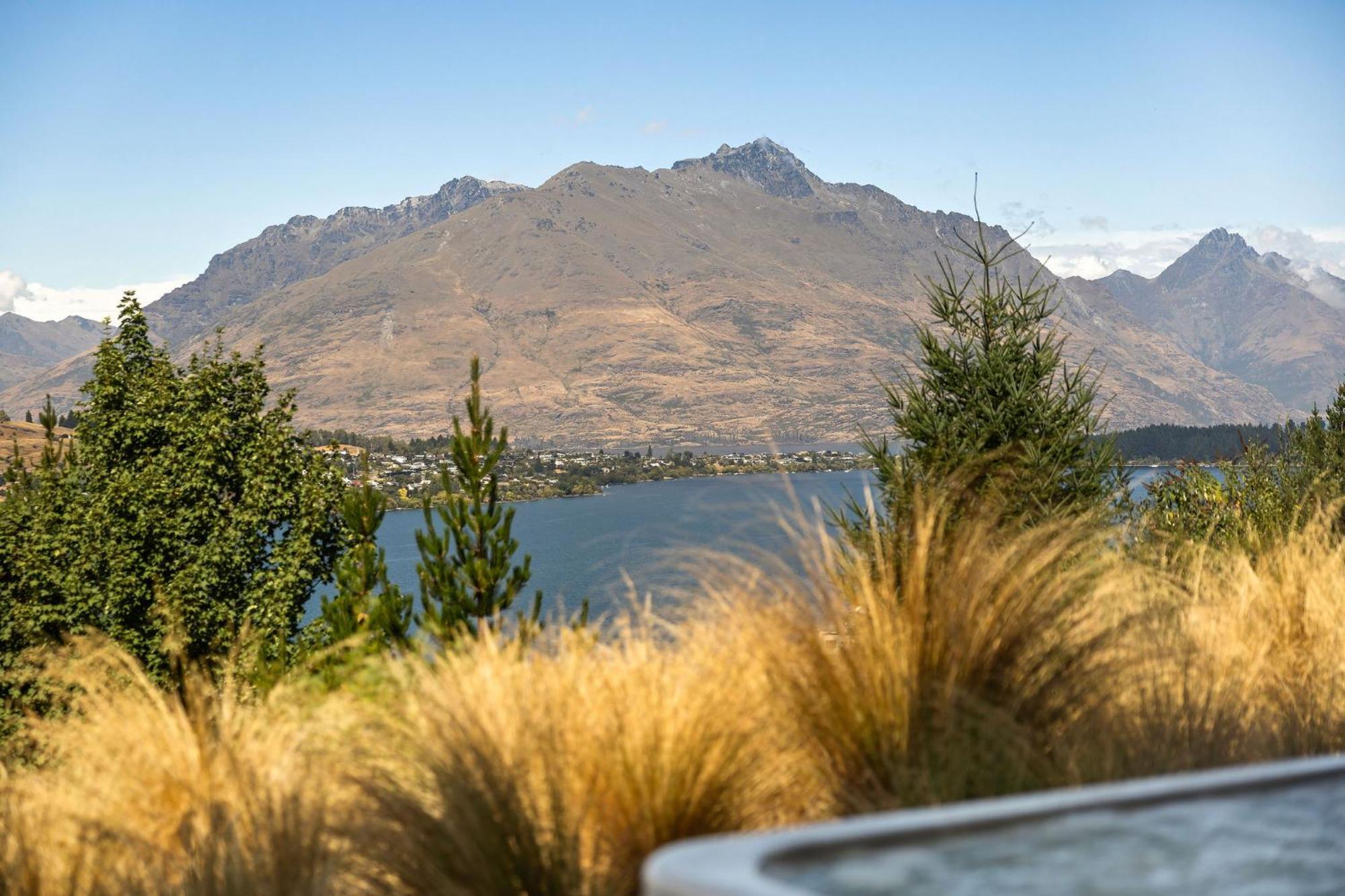 Lakeside Mountain Haven Queenstown Exterior photo