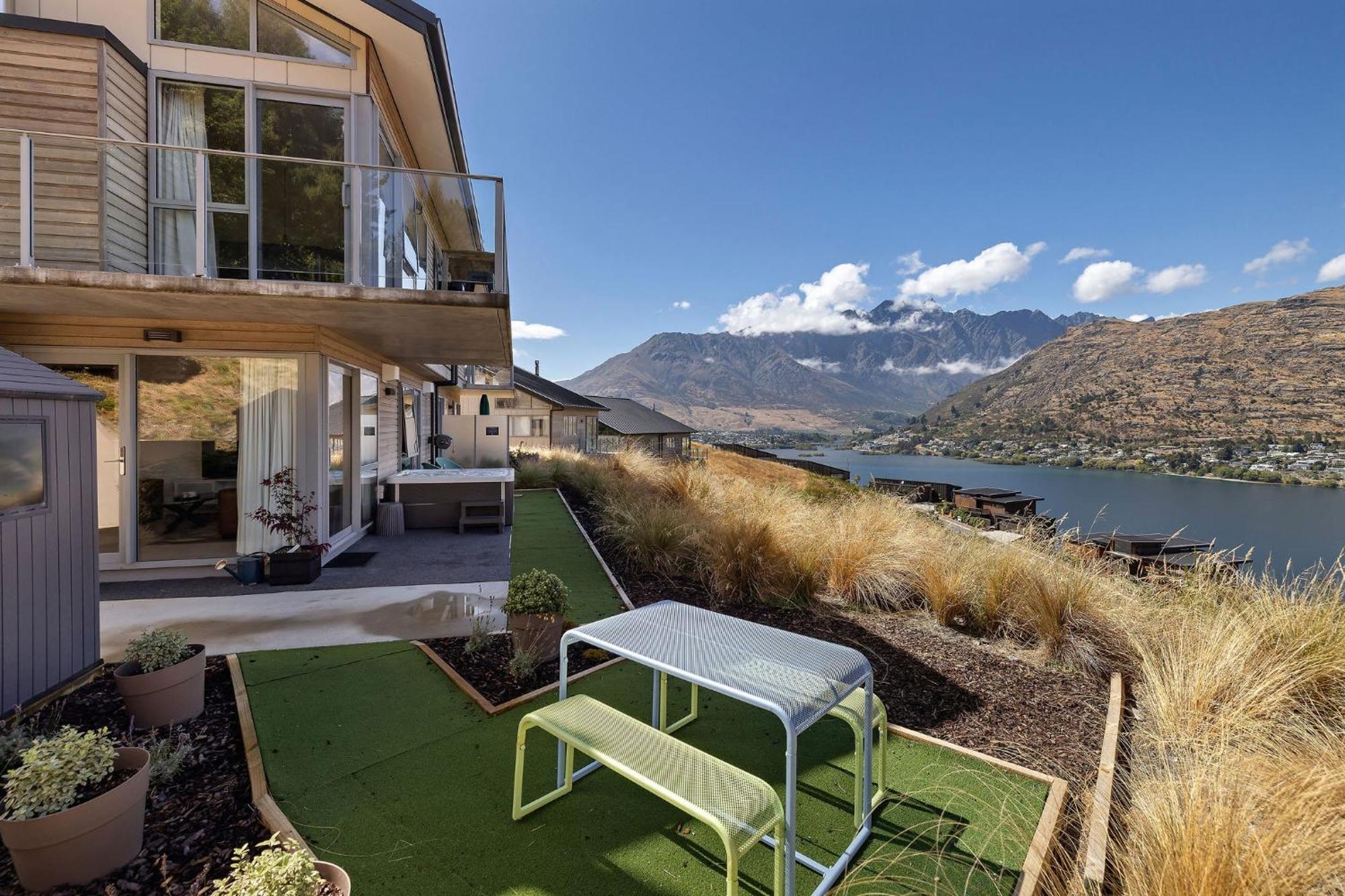 Lakeside Mountain Haven Queenstown Exterior photo